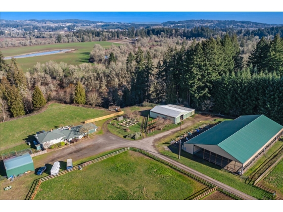 Sherwood 17acres with indoor arena & river access